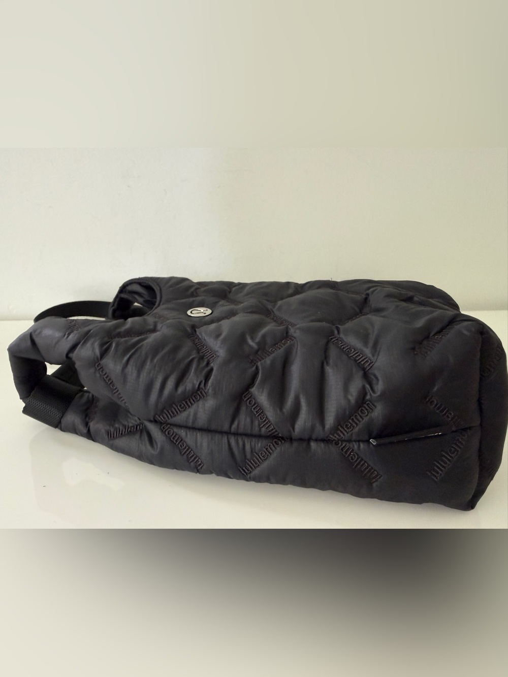 LULULEMON Quilty Pleasures Phone Crossbody Bag 1L, Black - Picture 3 of 11